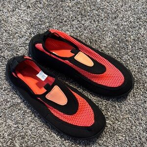 5/$25 Women’s 7-8 Water Shoes